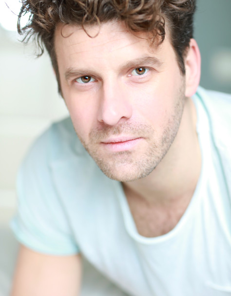 Book 2019 acteur chanteur et metteur en scène international Guillaume Caubel